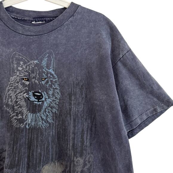 Vintage Embroidered Wolf T-shirt - Picture 3 of 8